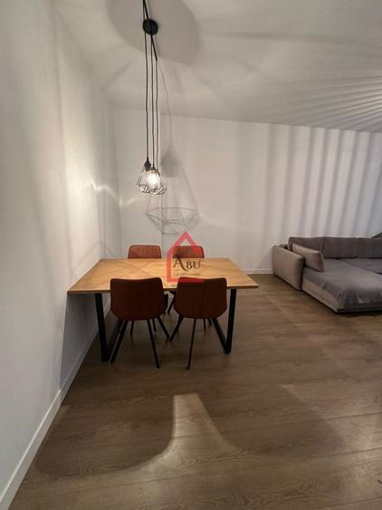 Apartament cu 2 camere semidecomandat, mobilat în Baza 3