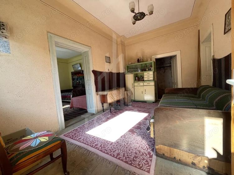Casă cu 3 camere cu Teren 1464 Mp în Porumbacu de Jos