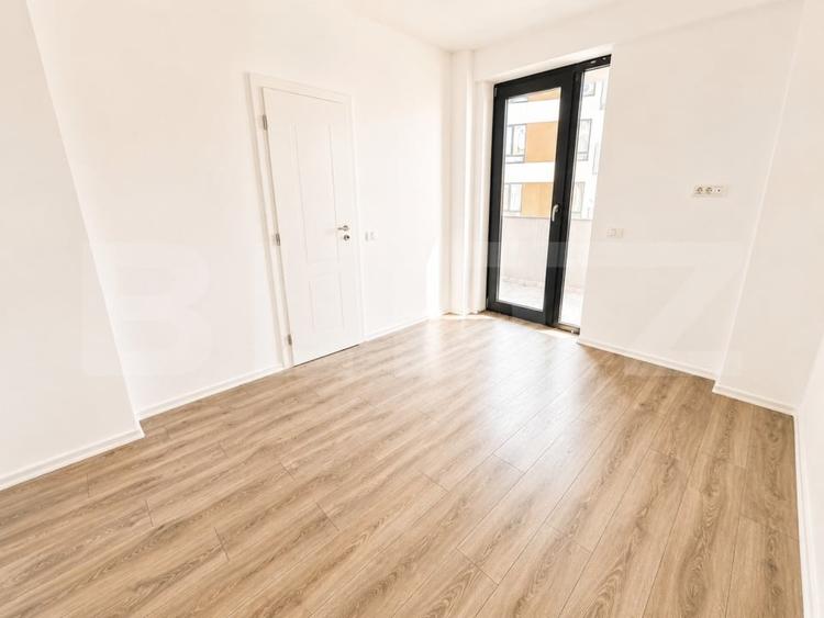 Apartament cu 4 camere semidecomandat în Central
