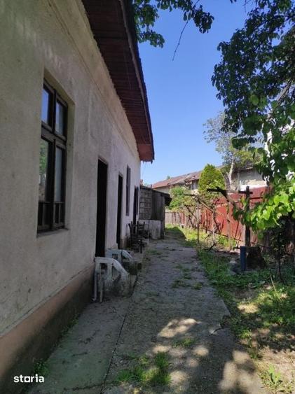 Casă cu 6 camere cu Teren 250 Mp în Bariera Vâlcii