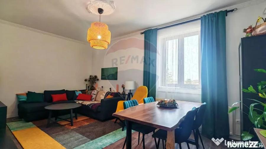 Apartament cu 3 camere decomandat în Jiului