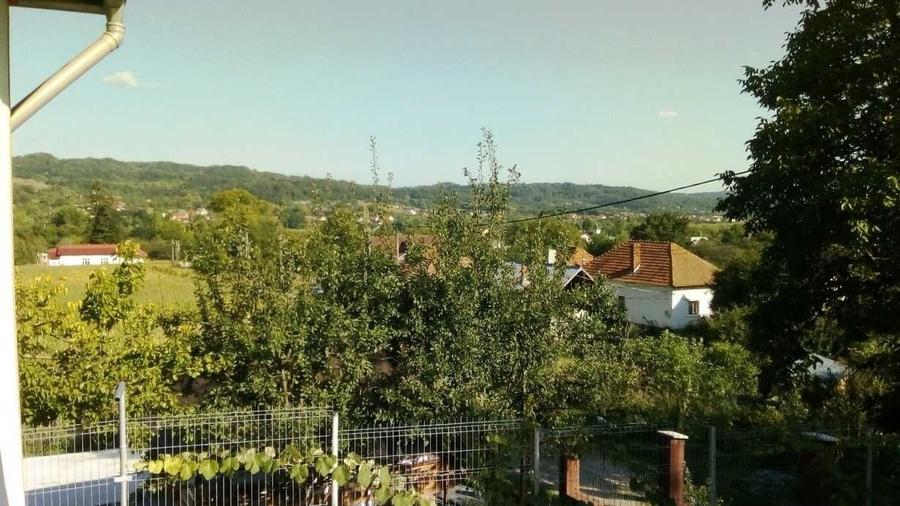 Casă cu 3 camere în Dobrotu