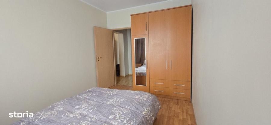 Apartament cu 3 camere decomandat în Carpați 2