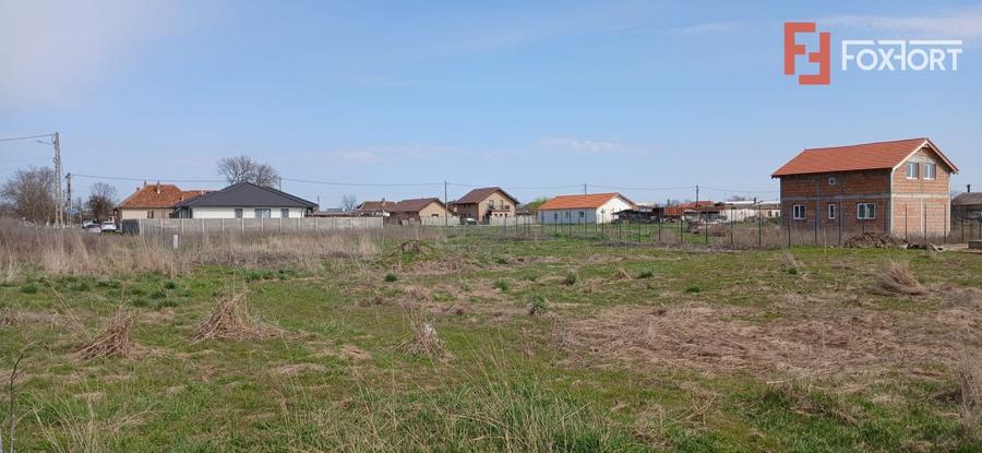 Teren Construcții intravilan de 798 mp, în Peciu Nou
