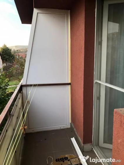 Apartament cu 3 camere semidecomandat în Baciu