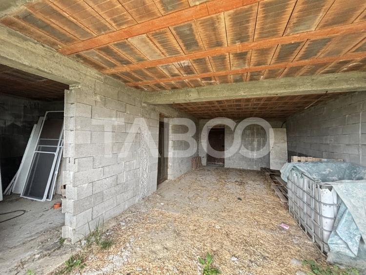 Casă individuală cu 5 camere cu Canalizare în Șura Mare