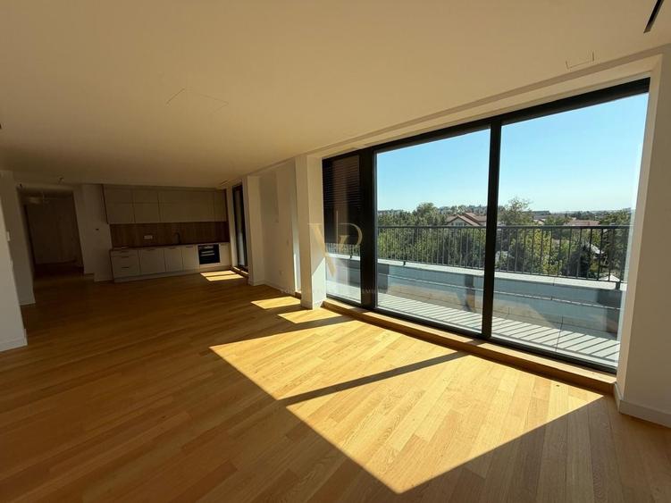 Apartament cu 4 camere decomandat, mobilat în Pipera