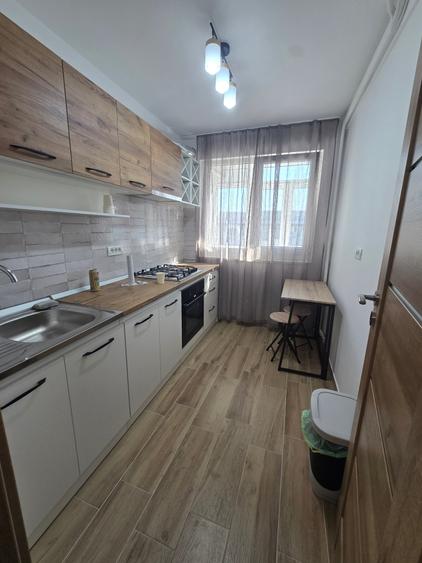 Apartament cu 2 camere semidecomandat în Giulești