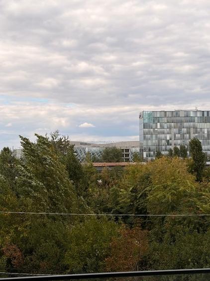 Apartament cu 3 camere semidecomandat, mobilat în Străulești