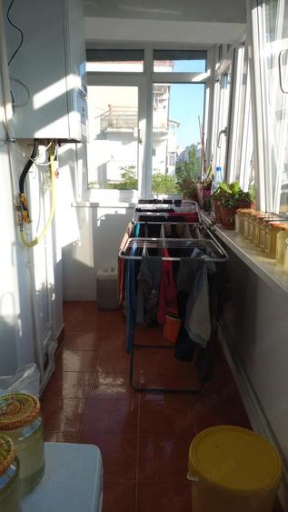 Apartament cu 3 camere decomandat în Ostroveni
