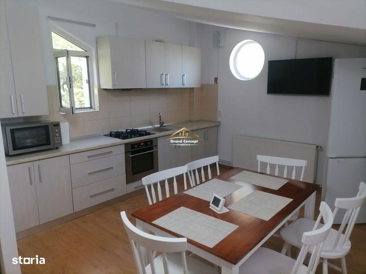 Apartament cu 3 camere decomandat în Nicolina