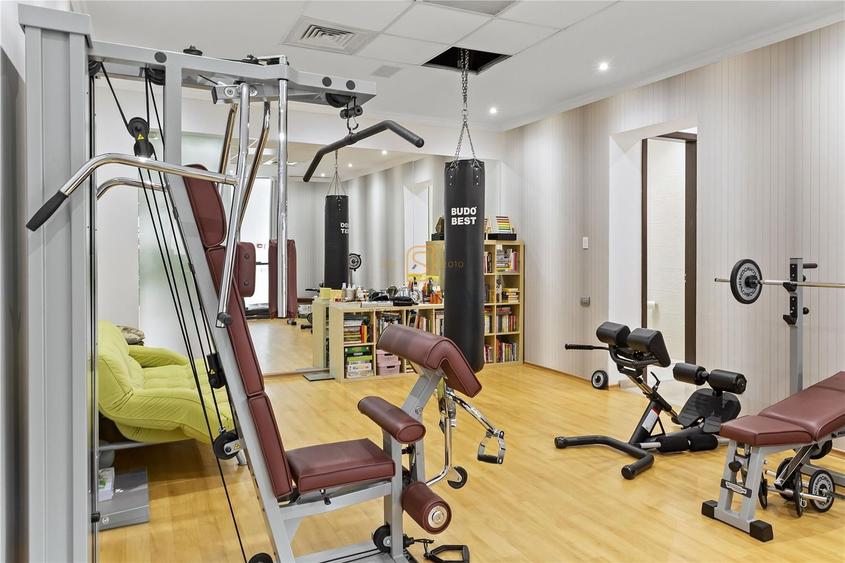 Casă individuală cu 8 camere cu Piscina în Balotești