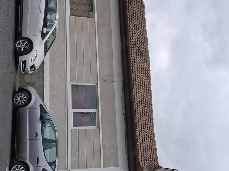 Casă cu 4 camere în Cetate