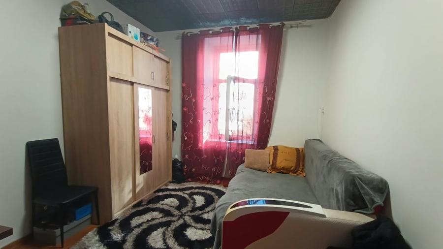 Casă individuală cu 2 camere cu Canalizare în Central