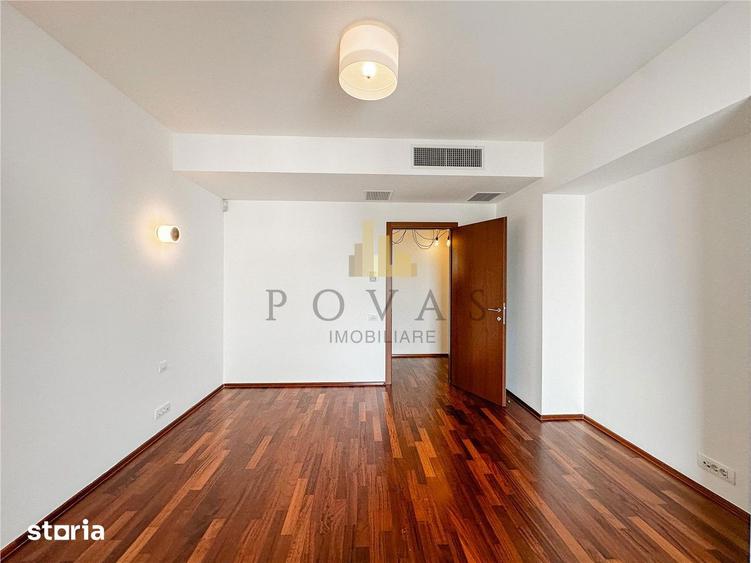 Apartament cu 4 camere decomandat, mobilat în Băneasa