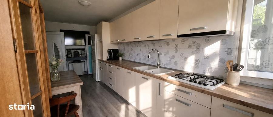 Casă cu 5 camere cu Teren 411 Mp în Central