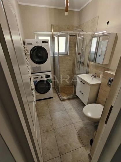 Apartament cu 3 camere semidecomandat, mobilat în Florești