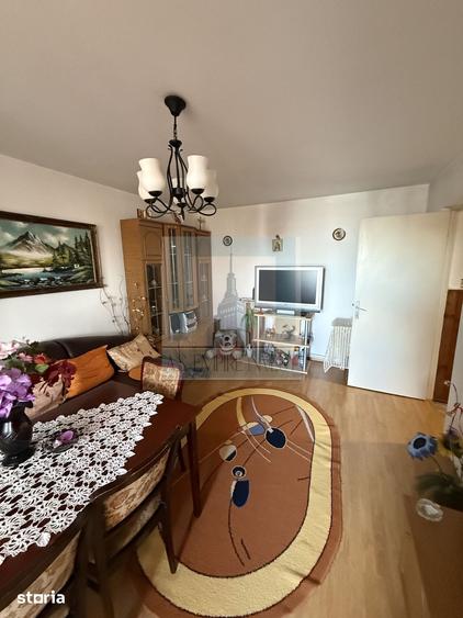 Apartament cu 3 camere decomandat în Central