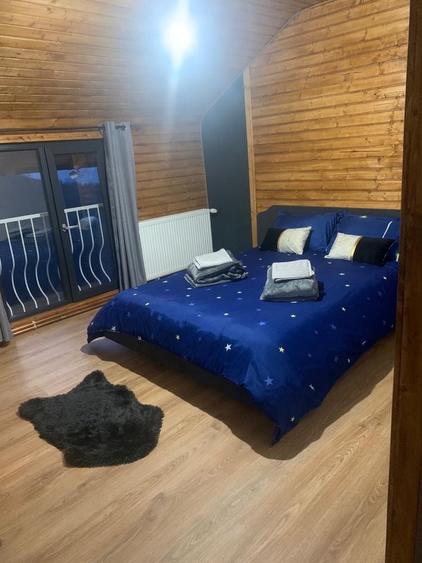 Casă cu 4 camere cu Teren 1000 Mp în Bătrâni