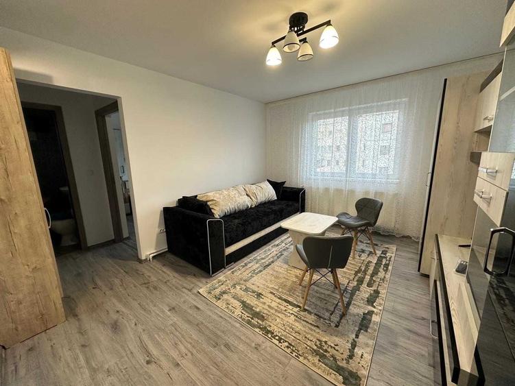 Apartament cu 2 camere semidecomandat în Exterior Vest