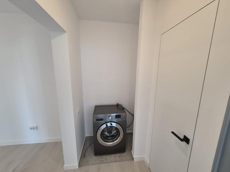Apartament cu 3 camere semidecomandat în Câmpia Libertății