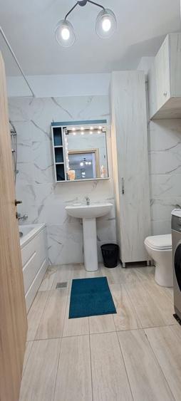 Apartament cu 2 camere semidecomandat, mobilat în Berceni