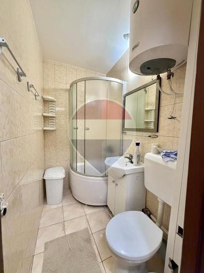 Apartament cu 2 camere semidecomandat, mobilat în Sud
