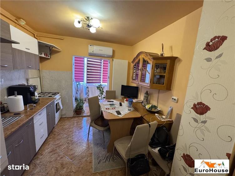 Apartament cu 2 camere decomandat în Ampoi 3