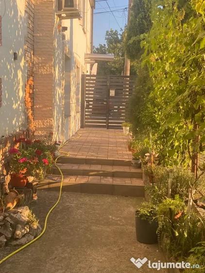 Casă cu 2 camere în Central