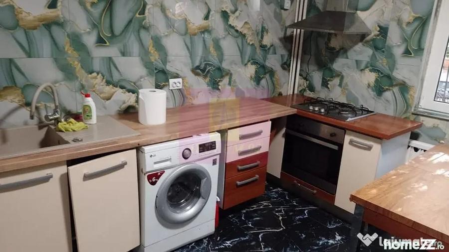 Apartament cu 4 camere decomandat în Vitan