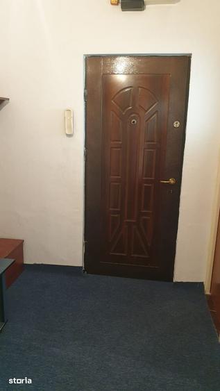 Garsonieră decomandată în Vitan