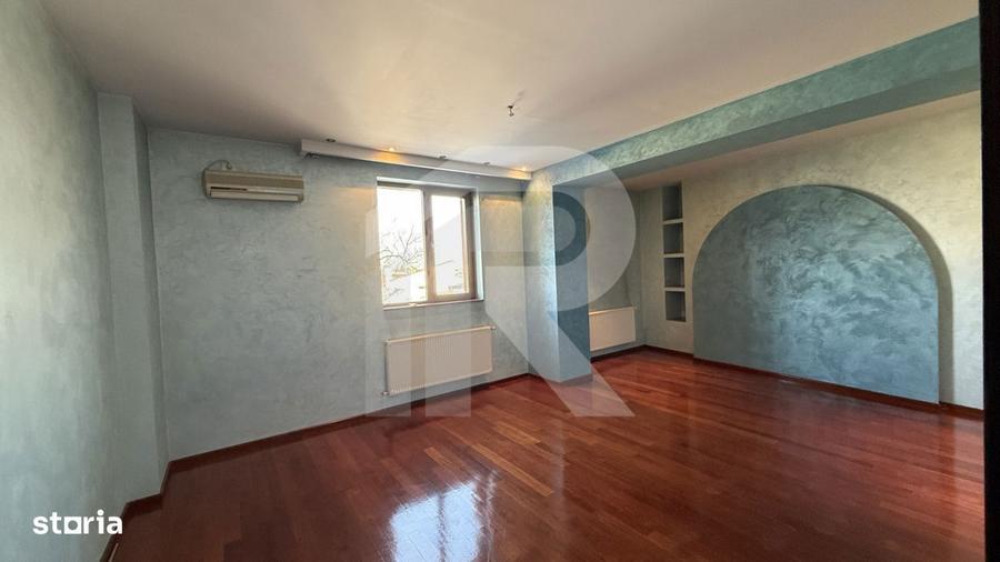Casă cu 7 camere cu Piscina în Ferentari