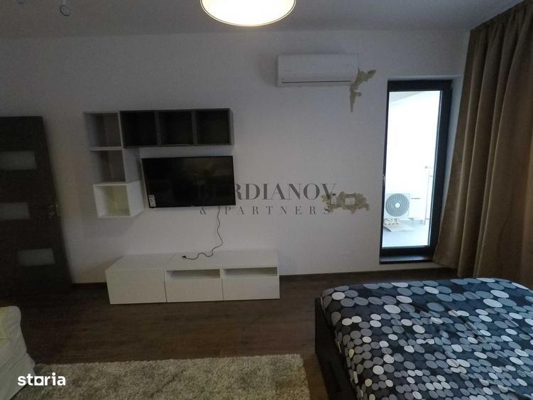 Apartament cu 6 camere decomandat în Politehnica