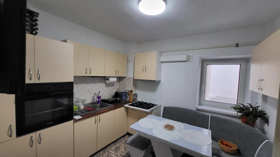 Apartament cu 4 camere în Central