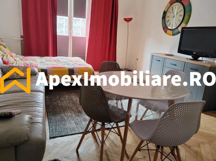 Garsonieră în P-ța Romană
