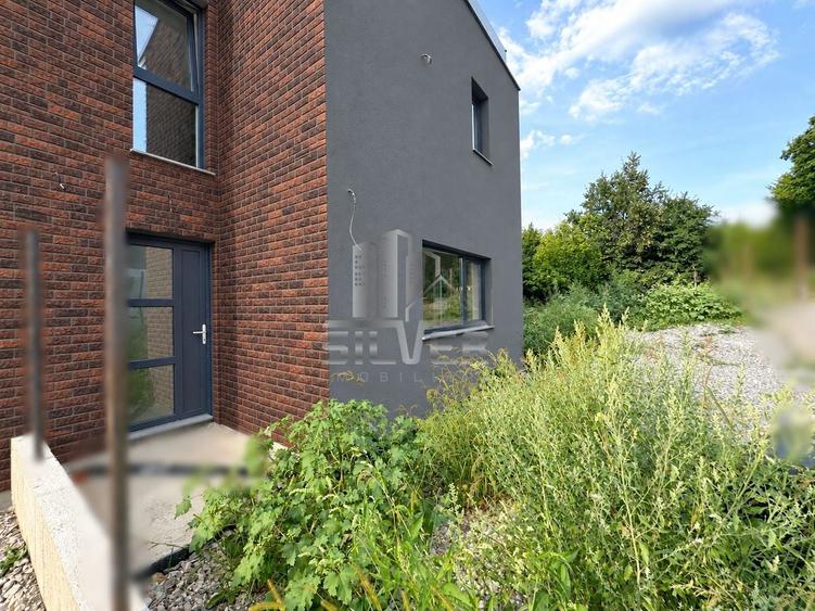 Duplex cu 5 camere cu Canalizare în Câmpului