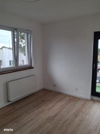 Apartament cu 3 camere decomandat în Exterior Vest