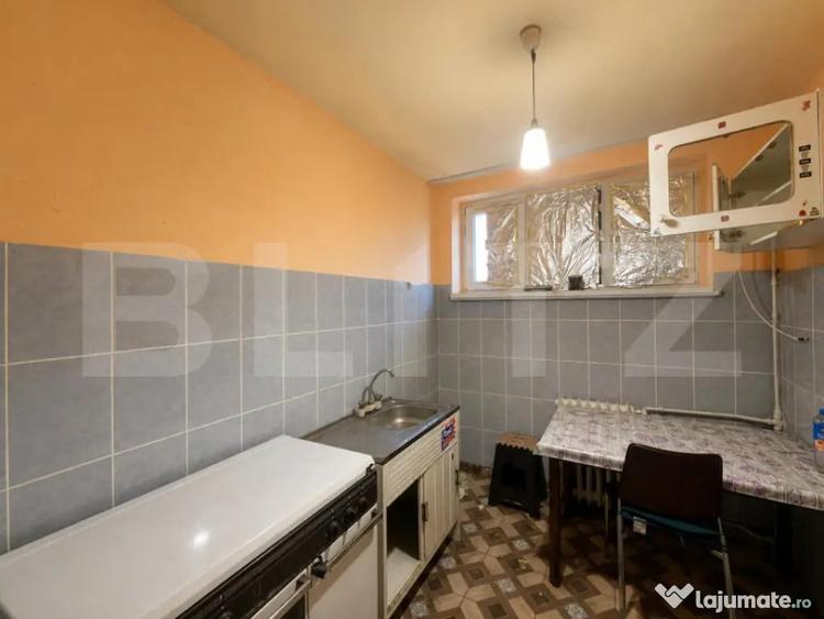 Apartament cu 2 camere decomandat în Rovine