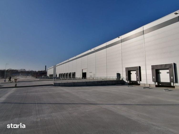 Spațiu comercial, de 900 mp, în Central