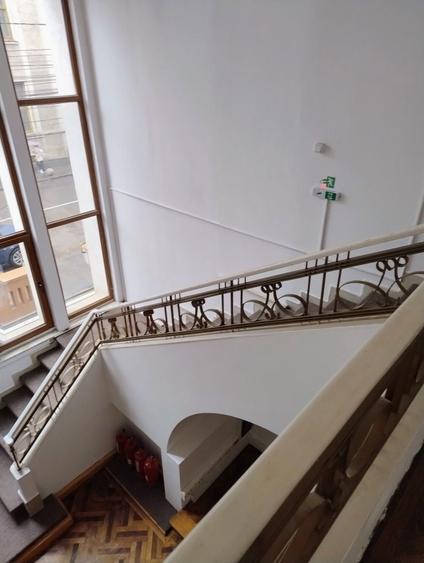 Apartament cu 2 camere semidecomandat în Ultracentral