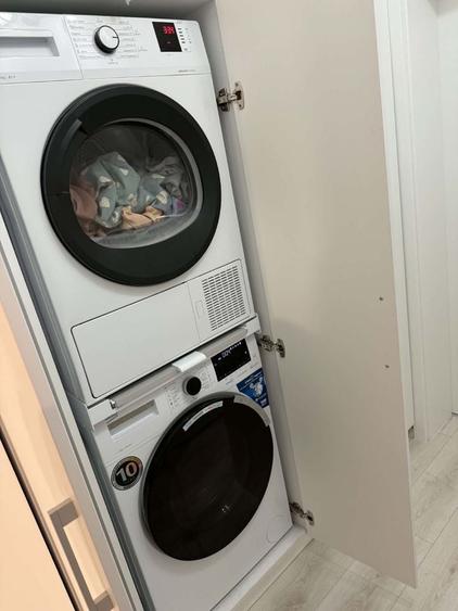 Apartament cu 3 camere semidecomandat în Giroc
