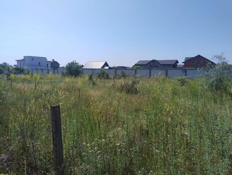 Teren de 500 mp, în Costi