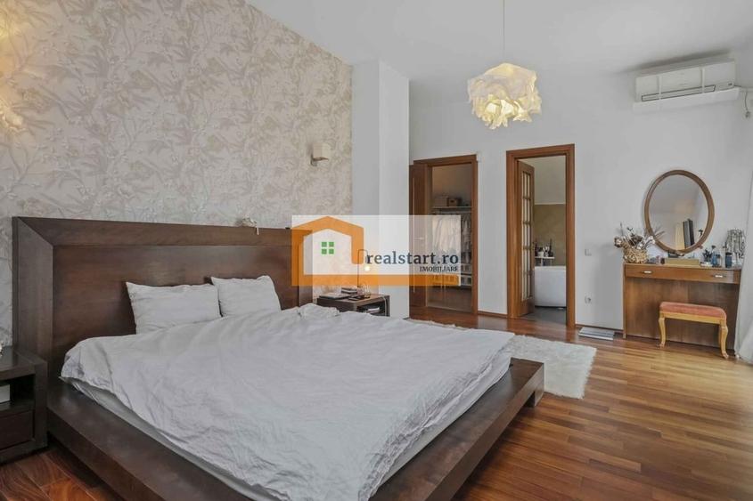 Casă cu 6 camere cu Teren 650 Mp în Corbeanca