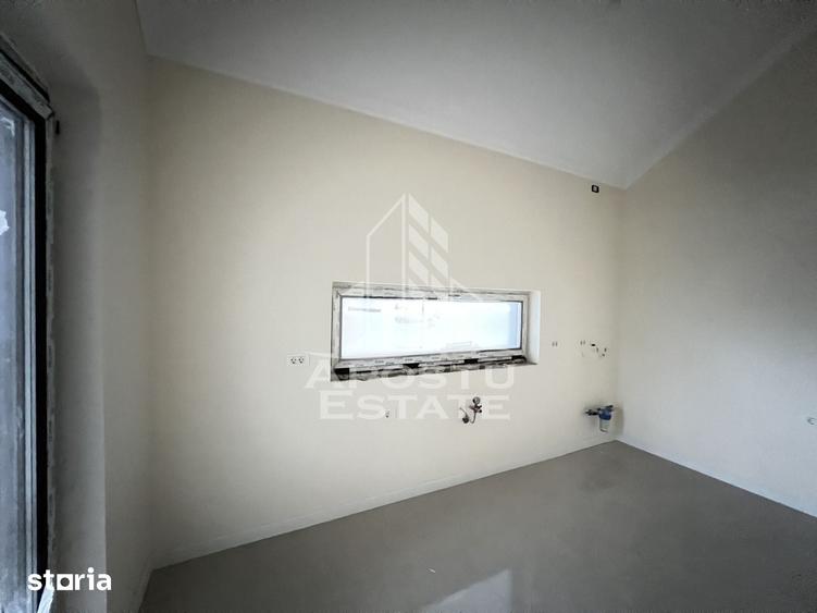 Casă cu 5 camere cu Teren 260 Mp în Giarmata