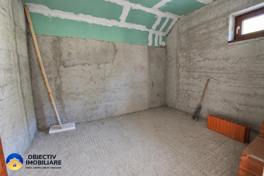 Casă individuală cu 5 camere cu Teren 2405 Mp în Pângărați