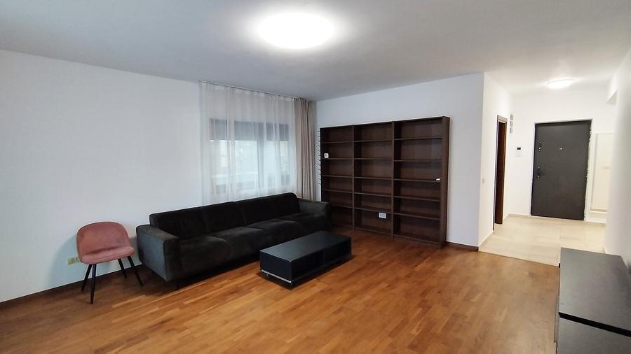 Apartament cu 3 camere decomandat în Tineretului