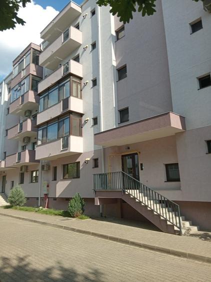 Apartament cu 2 camere decomandat în Exterior Vest