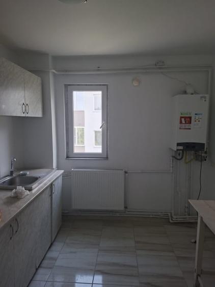 Apartament cu 2 camere semidecomandat, mobilat în Brazda lui Novac