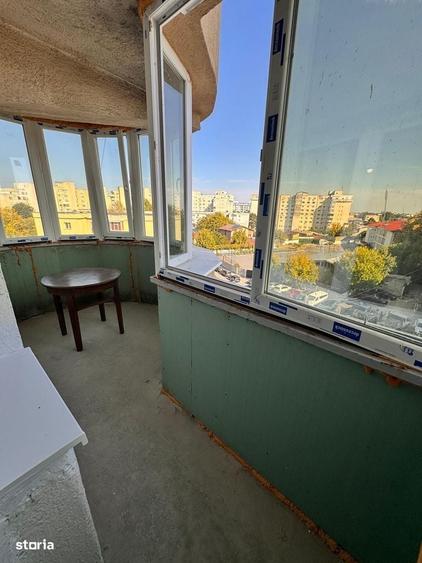 Apartament cu 3 camere în Uiești