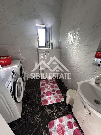 Casă individuală cu 3 camere cu Canalizare în Săcădate